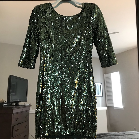 BLAQUE LABEL SUPERNOVA GREEN SEQUIN DRESS - Picture 4 of 8